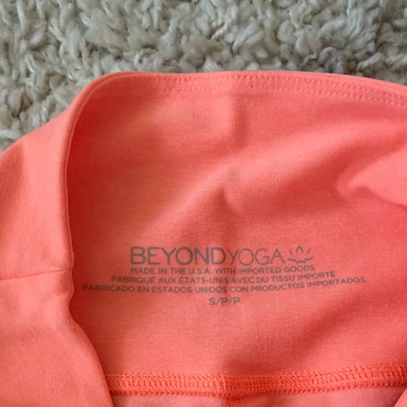 NWOT! Beyond Yoga Coral Bike Shorts - Picture 2 of 2